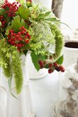 Summery flower bouquet as a table decoration (close up)