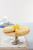 Low-fat lemon cheesecake