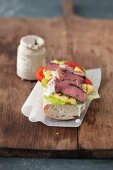 Baguette mit Rumpsteak, Ananas und Limetten-Mayonnaise