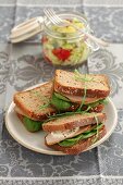 Wholemeal sandwiches with roast beef and spinach