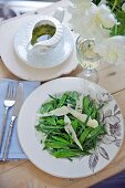 Bean salad with mange tout and cheese