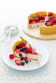 Cold cream cheese cake with berries