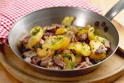 Tiroler Gröstl (Kartoffelpfanne mit Rindfleisch)