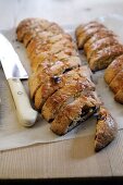 Cantucci fatti in casa (homemade Italian almond biscuits)