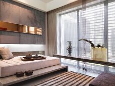 Platform bed in modern bedroom