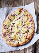 Potato and onion pizza