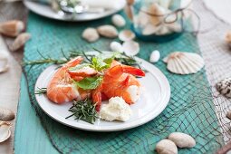 Fried prawns with a lime dip