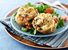 Gratinated potatoes with tuna and cheese