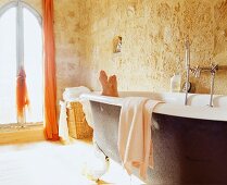 Free-standing bathtub in Château Maignaut (Pyrenees, France)