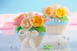 Cupcakes mit Marzipanblüten