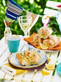 Sandwiches mit Garnelen für ein Picknick zum Australia Day