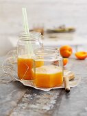 Carrot and pear juice with apricots