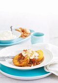 Grilled peaches with cream and honey