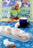 Vanilla crescents with icing sugar