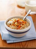 Porridge oats with dried fruit and nuts