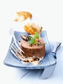 Fillet of veal with a morel sauce and chunks of baguette