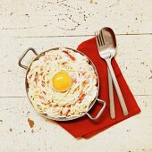 Spaghetti carbonara with egg