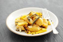 Kürbisgnocchi mit Butter, Salbei und gegrilltem Kürbis