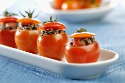 Tomaten mit Tapenade-Füllung