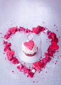Cupcake mit Cremerose und Fondant zum Valentinstag