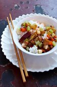 Vegetarischer Hähnchenfleischersatz mit Erdnüssen Gong Bao