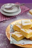 A stack of lemon slices dusted with icing sugar