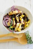 Black salsify and lentil salad with onions