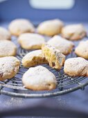 Zaletti (sweet cornmeal biscuits, Italy)