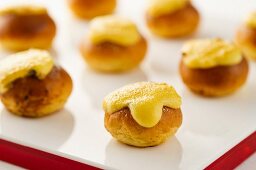 Überbackene Mini Brioches