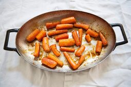 Baked Carrots in Pan