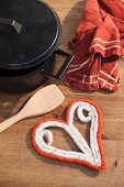 Heart-shaped, felting wool pot stand