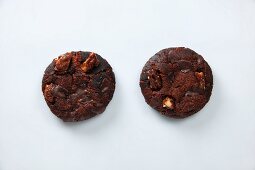 Cookies with caramelised pecan nuts