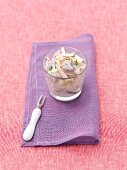 Hering and apple salad with red onions and cream