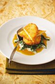 Corn-fed chicken escalope in a potato coating with spinach and apple curry sauce
