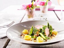 Veal fillet with asparagus and lemon gnocchi