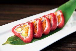 Heart-shaped sushi