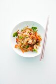 Glass noodle salad with prawns and vegetables (Asia)