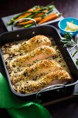 Gratinated salmon fillets with a couscous crust
