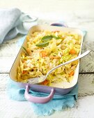 Vegetarian pasta bake with pointed cabbage and carrots