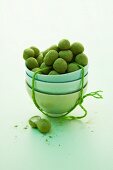 Green tea pralines: white chocolate balls covered in green tea powder