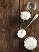 Griechischer Joghurt, Mascarpone und Creme fraiche