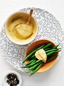 Green beans with a pepper dip