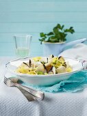 Tagliatelle with clams and white wine