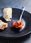 Blauschimmelkäse mit Tomatenconfit