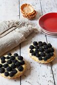 Blackberry tartlets with confectioner's cream