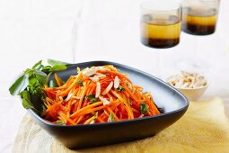 Carrot salad with almonds