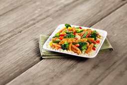 Chicken and vegetable stir-fry with rice