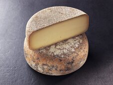Abbaye de belloc – semi-hard sheep's cheese from the Pyrenees
