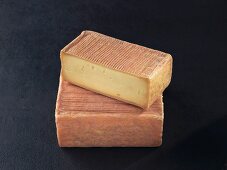 Maroilles (French cow's milk cheese)