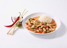 Rotes Hähnchencurry mit Reis (China)